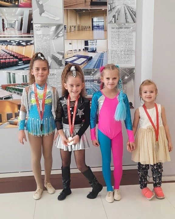 Школьницы из Ивантеевки стали победителями и призёрами турнира по акробатическому рок-н-роллу