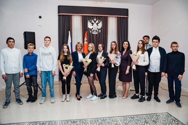 Первые паспорта вручили десяти юным жителям Пушкинского округа