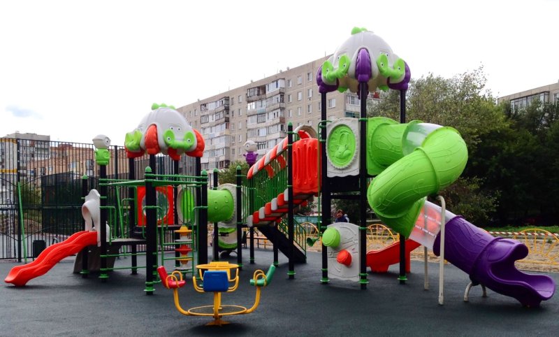 Восемь губернаторских детских площадок установят в Пушкинском округе в следующем году