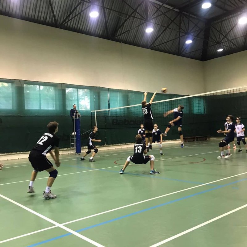 Закончился первый тур Первенства Московской области по волейболу среди юношеских команд