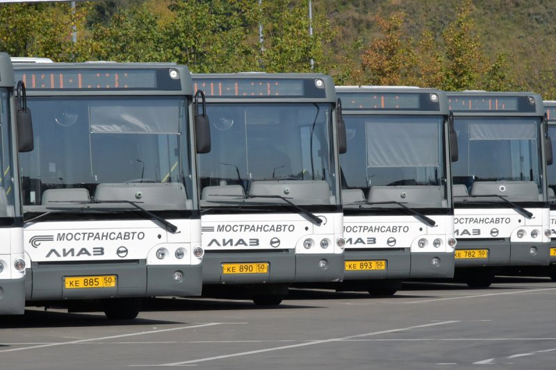 В 140 автобусах Мострансавто установлены информационные экраны