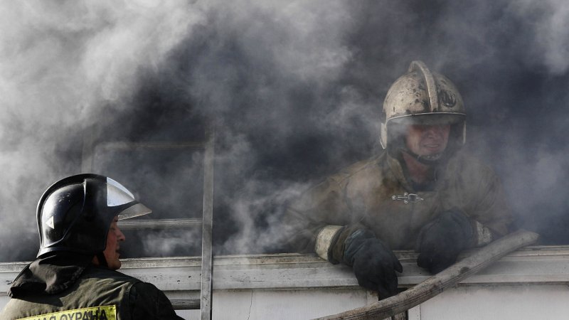 В Балашихе эвакуировали людей из горящего дома на улице Институтская