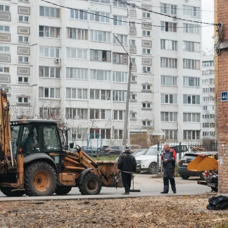 Общественники проверили ход благоустройства дворов на Московском проспекте