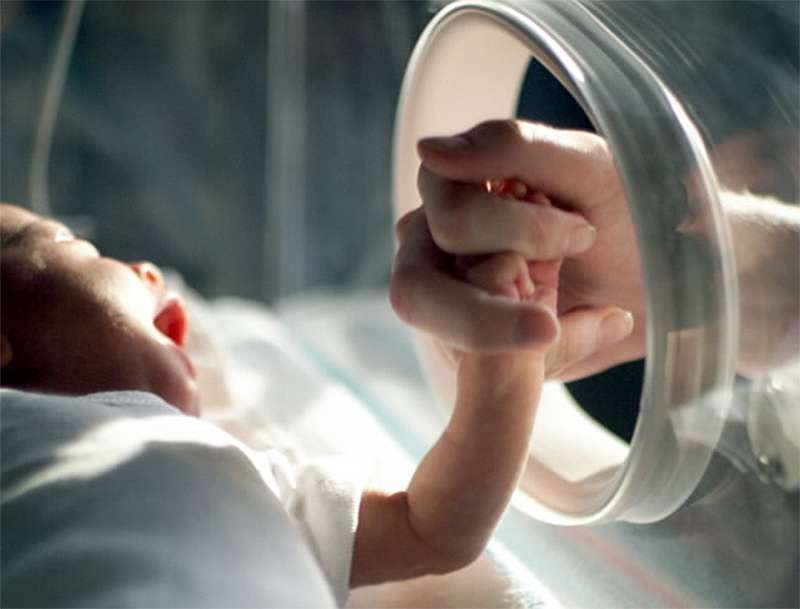 Подмосковные врачи спасли более 650 недоношенных детей за 10 месяцев