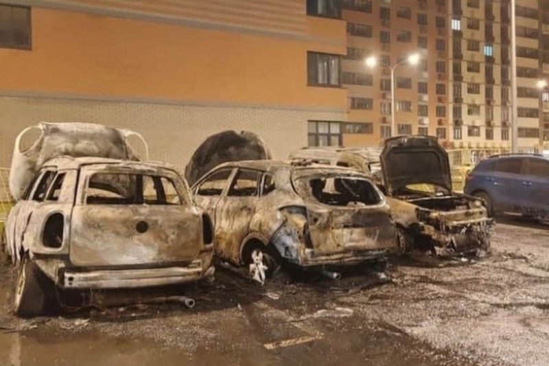 В Пушкино разыскивают поджигателя пяти автомобилей
