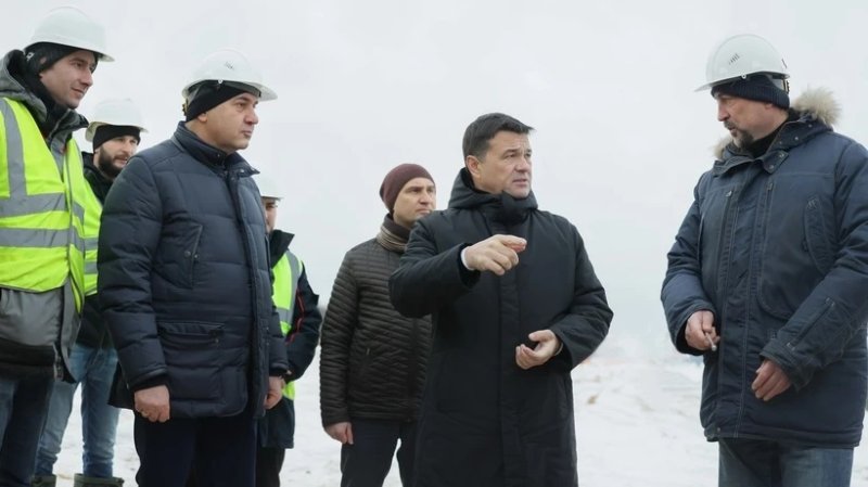 Губернатор проверил строительство путепровода через ж/д пути Савеловского направления