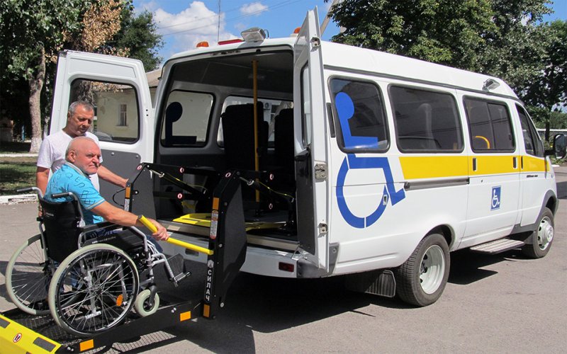 Подмосковные пенсионеры и инвалиды смогут добираться до организаций соцобслуживания на специальном автотранспорте