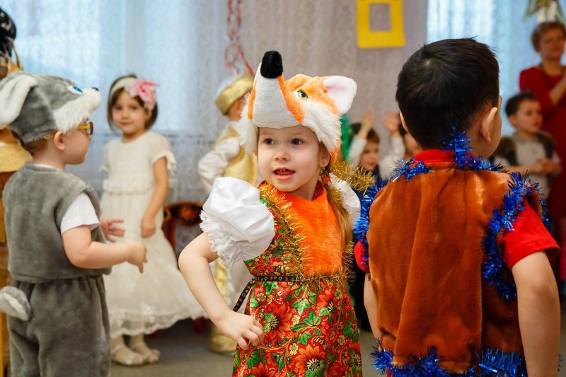 Стали известны правила посещения новогодних утренников в школах и детсадах в Подмосковье