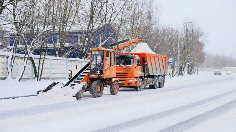 Дорожные службы в Подмосковье из-за снегопада работают в усиленном режиме