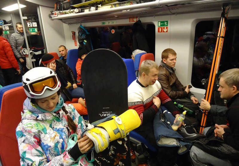 С начала января в Подмосковье разрешен бесплатный проезд лыж, сноубордов и санок