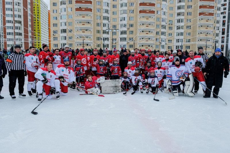 В Красногорске звезды мирового хоккея сыграли вничью с дворовой командой