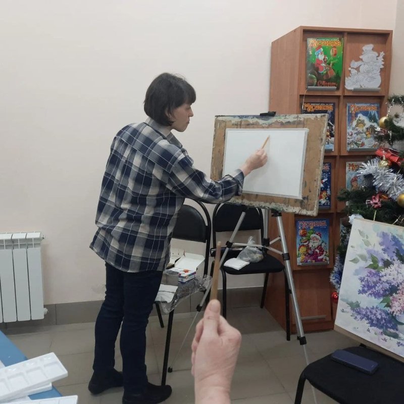 Мастер-класс по живописи прошёл в пушкинской библиотеке