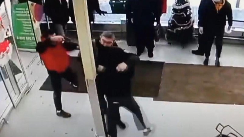 В Подольске задержали вора, пытавшегося вынести из магазина много кофе