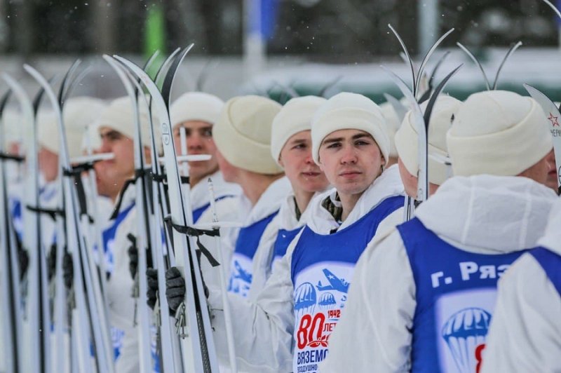 Лыжный десант финишировал в «Партизанской деревне» парка Патриот в округе Одинцово