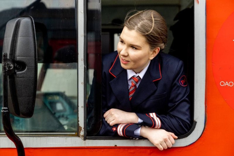 Первая в Москве женщина-машинист РЖД вышла в рейс