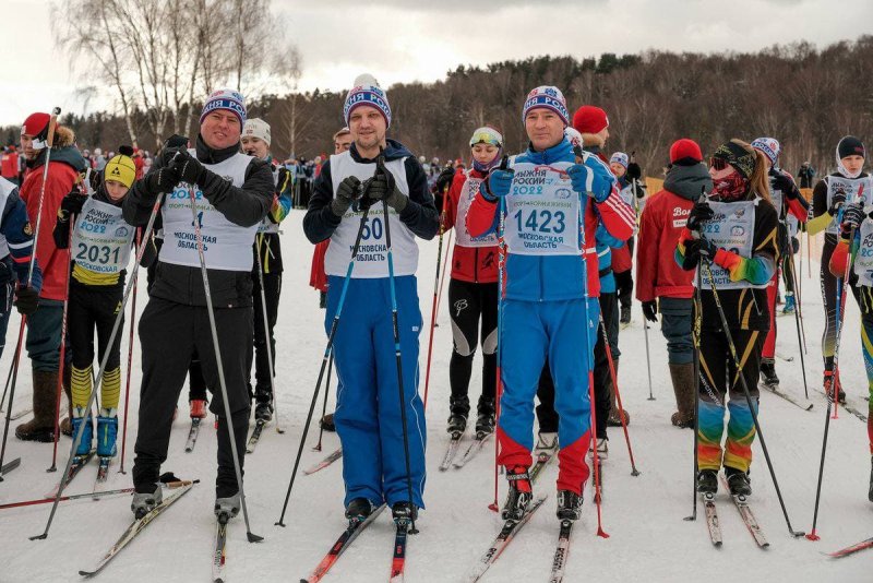 Юбилейный старт гонки «Лыжня России» собрал более семи тысяч участников