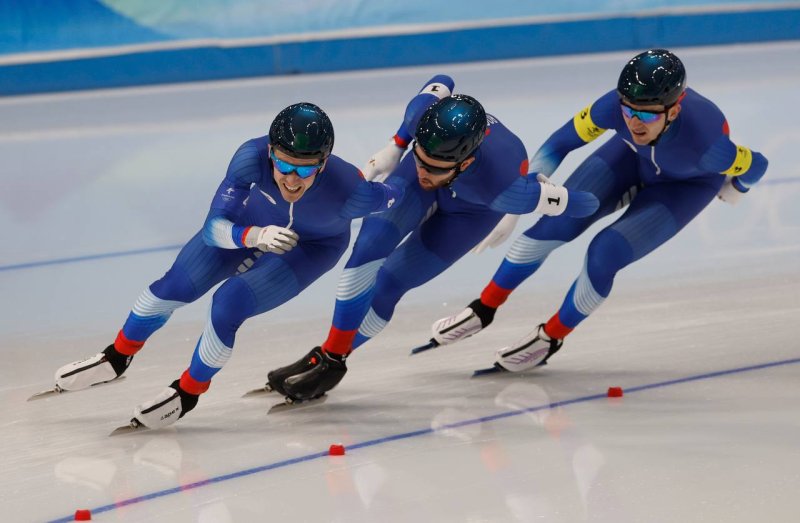 Подмосковные конькобежцы завоевали первую в российской истории серебряную медаль командных соревнований Олимпиады