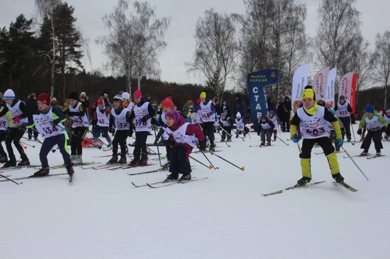 Около 1000 участников вышли на старт Красногорского лыжного марафона