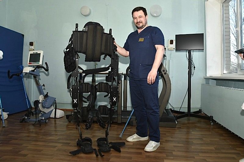 В реабилитационном отделении больницы Солнечногорска появился экзоскелет