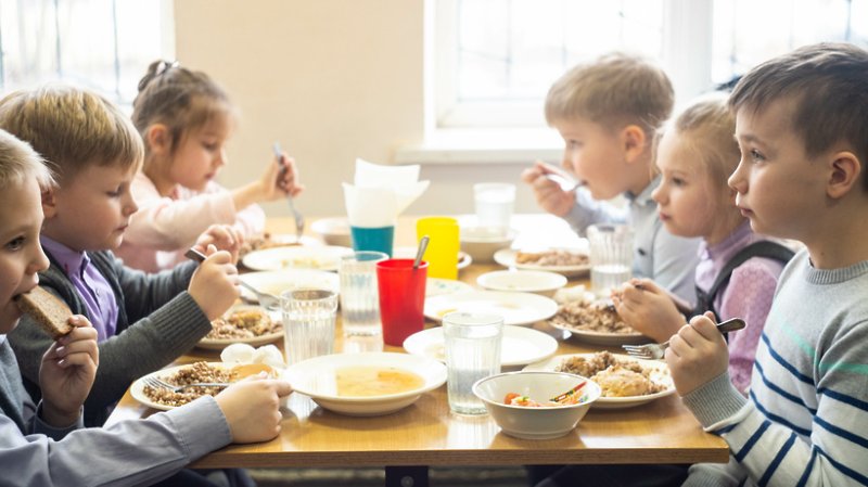 Родители Подмосковья могут оценить качество школьного питания