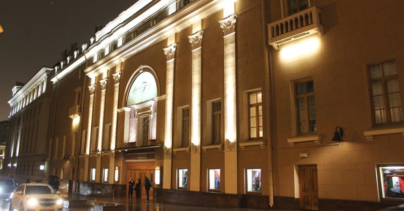 В Одинцове задержали вандала, исписавшего здание театра им. Станиславского в Москве