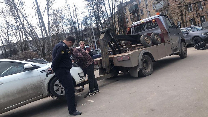 В Пушкино изъяли машину за долги