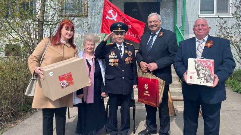 Более 500 ветеранов Подмосковья получили подарочные продуктовые наборы от ВТБ