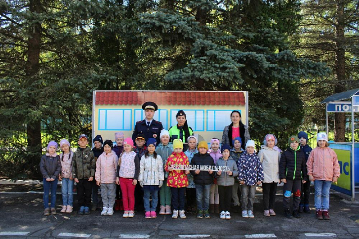 Воспитанникам пушкинских детских садов напомнили о правилах дорожной безопасности