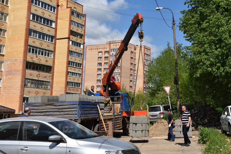 В округе Пушкинский ремонтируют дороги по просьбам жителей