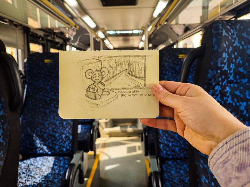 Мострансавто ищет авторов рисунков, оставленных в салонах автобусов