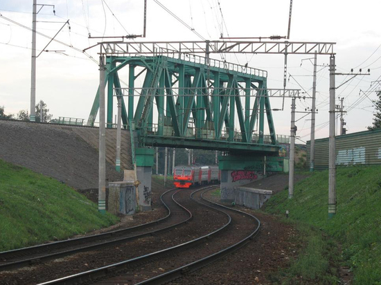На мосту в Люберцах 17-летний подросток погиб от удара током