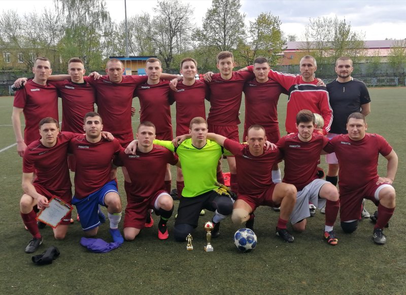Луховицкие ветераны футбола - победители регионального турнира по мини-футболу, посвящённого Дню Победы