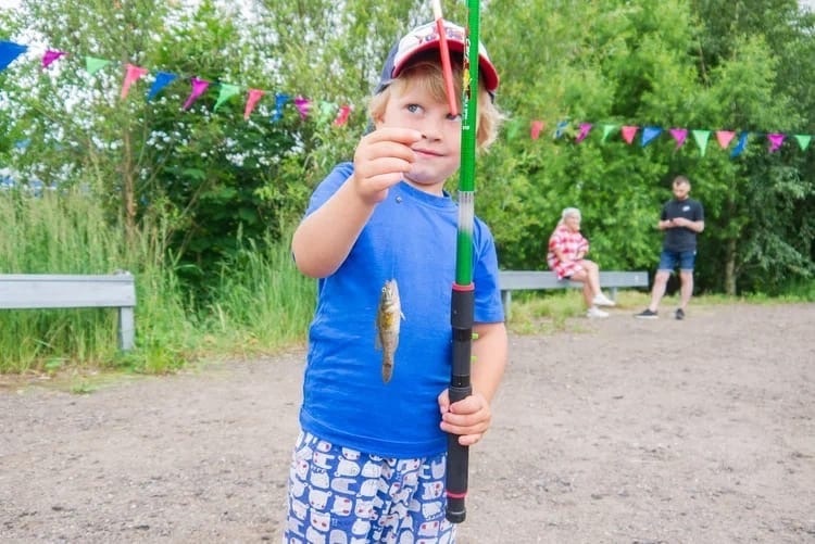 Рыболовы Пушкинского округа отметили День семьи, любви и верности