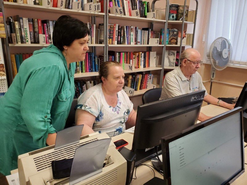 Более 600 подмосковных библиотек обучают пенсионеров компьютерной грамотности