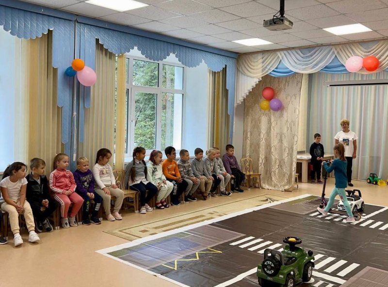 Пушкинским дошкольникам рассказали о правилах дорожного движения