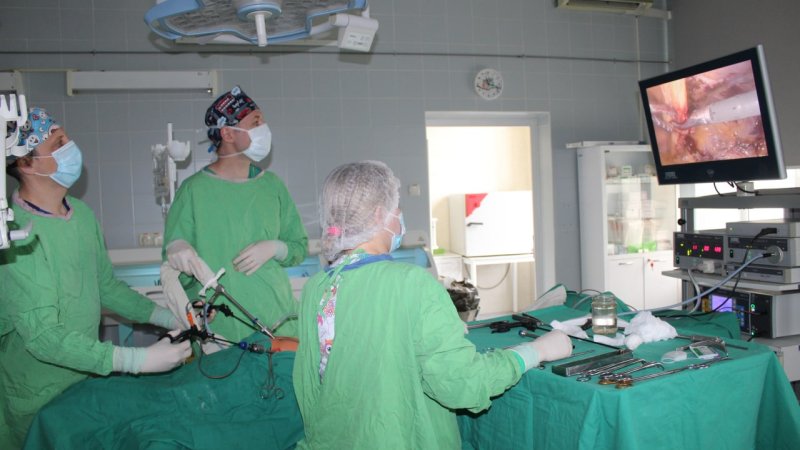 В городском округе Пушкинский врачи удалили у пациентки миому весом 10 кг