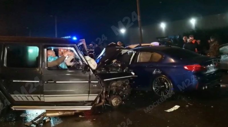 В Раменском пьяный водитель на "Гелендвагене" устроил массовое ДТП: подробности аварии