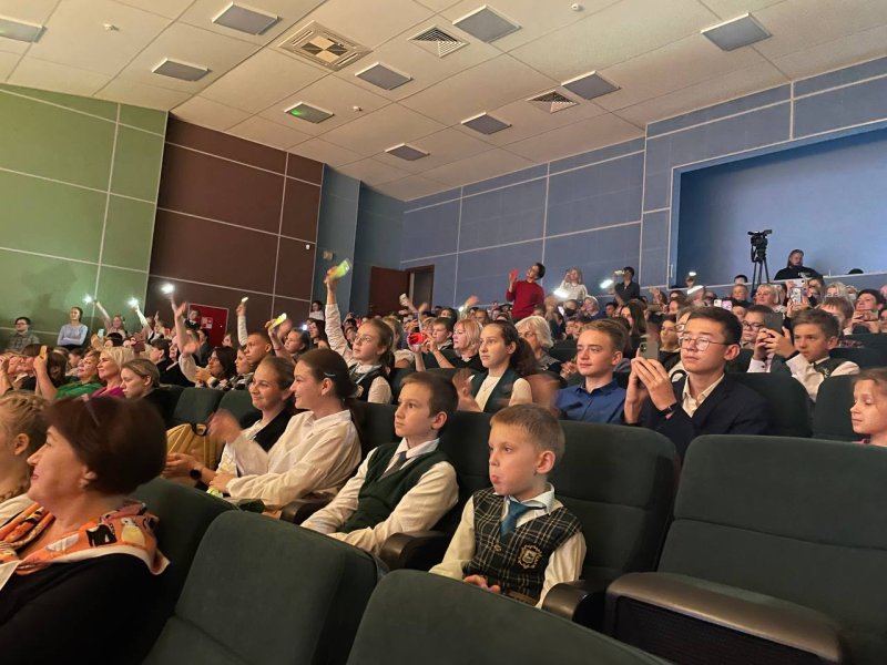 Дмитрий Маликов представил программу «Уроки музыки» учащимся Клинской детской школы искусств