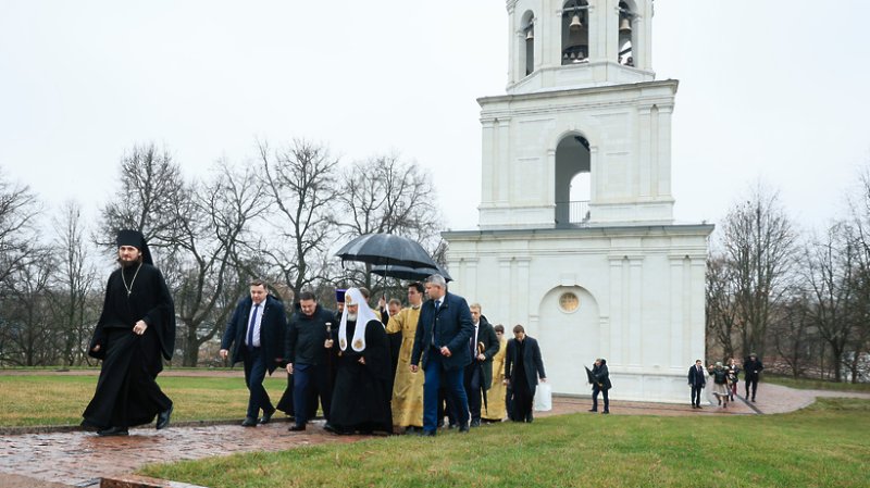 Андрей Воробьев принял участие в  богослужении в честь освящения храма колокольни в Подольске