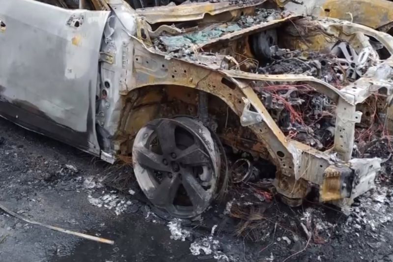 Ночью в Электростали сгорели два авто