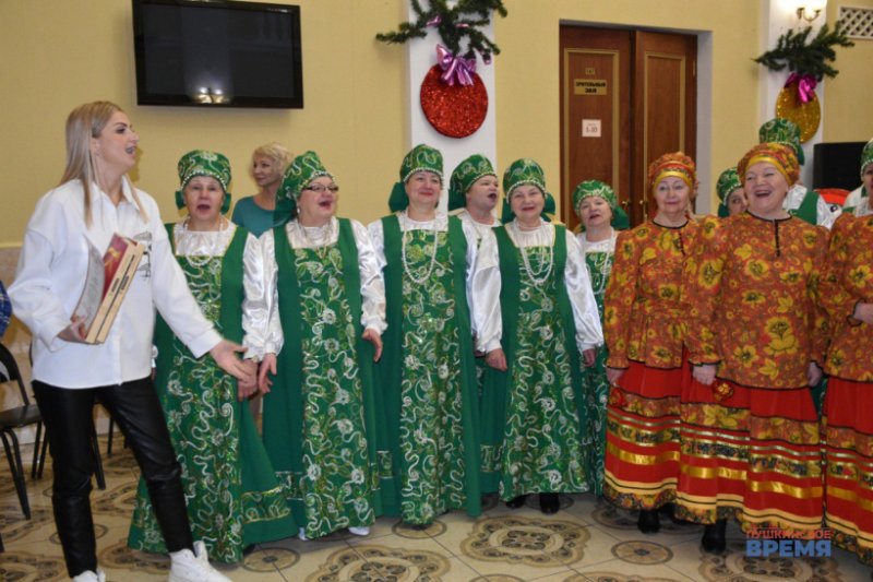 Творческая встреча "Традиции живая нить" в Красноармейске собрала участников фольклорных коллективов старшего возраста