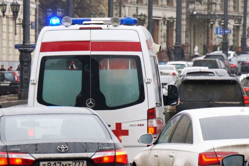 В  Красногорске водитель легкового авто заблокировал проезд неотложки: видео