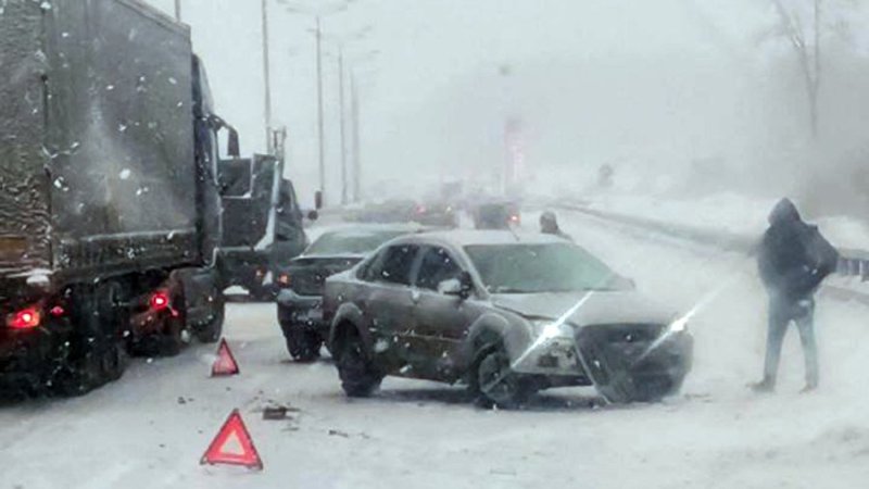 На Киевском шоссе в Подмосковье произошло массовое ДТП