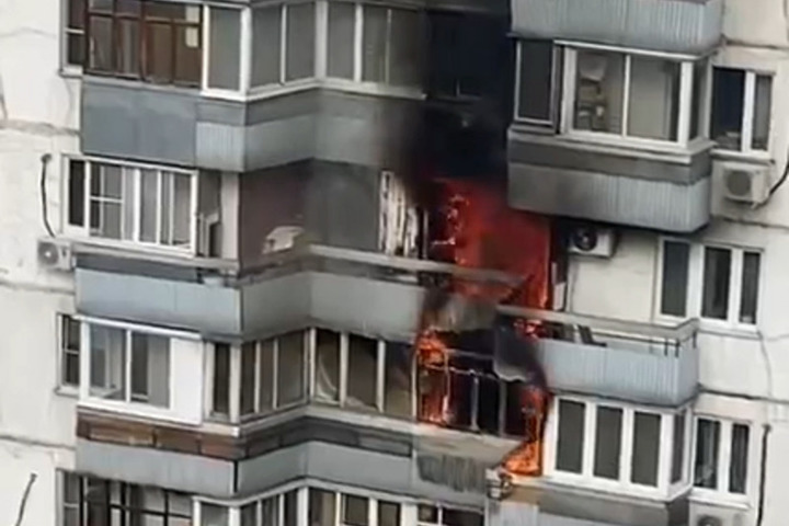 В многоэтажке Химок произошёл пожар: видео