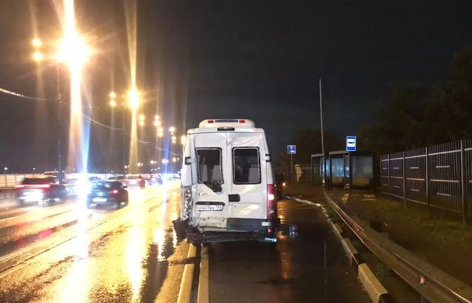 В ДТП с ритуальным автобусом в Мытищах пострадали три человека