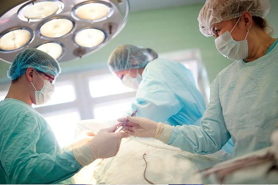 Врачи из Жуковского спасли пациента с огромной опухолью, сдавливающей позвоночник
