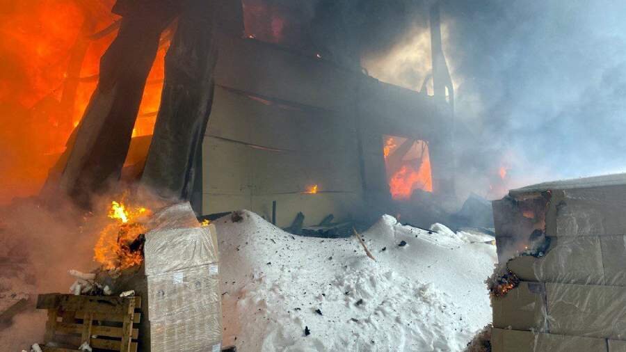 В Раменском локализовали пожар на складе