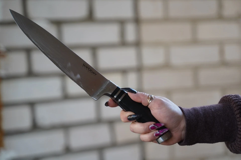 В Сергиевом Посаде женщина в лифте напала на соседку с ножом