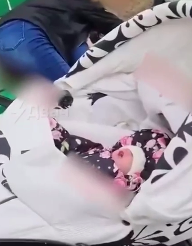 В Истре родители младенца приняли наркотики прямо на прогулке с малышом: видео