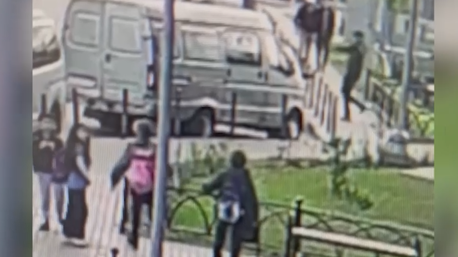 В Люберцах мужчина напал на 9-летнюю девочку: видео